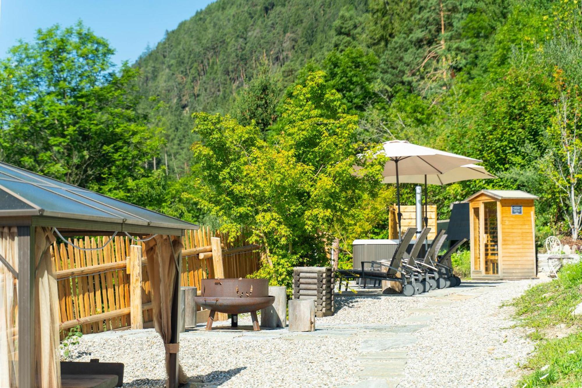 Apartments, Guest House & Historic Chalet Neuhaus San Sigismondo Exterior foto